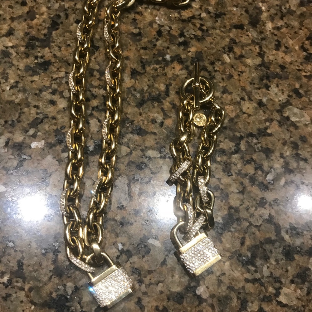 MICHAEL KORS necklace and matching bracelet - Picture 3 of 8